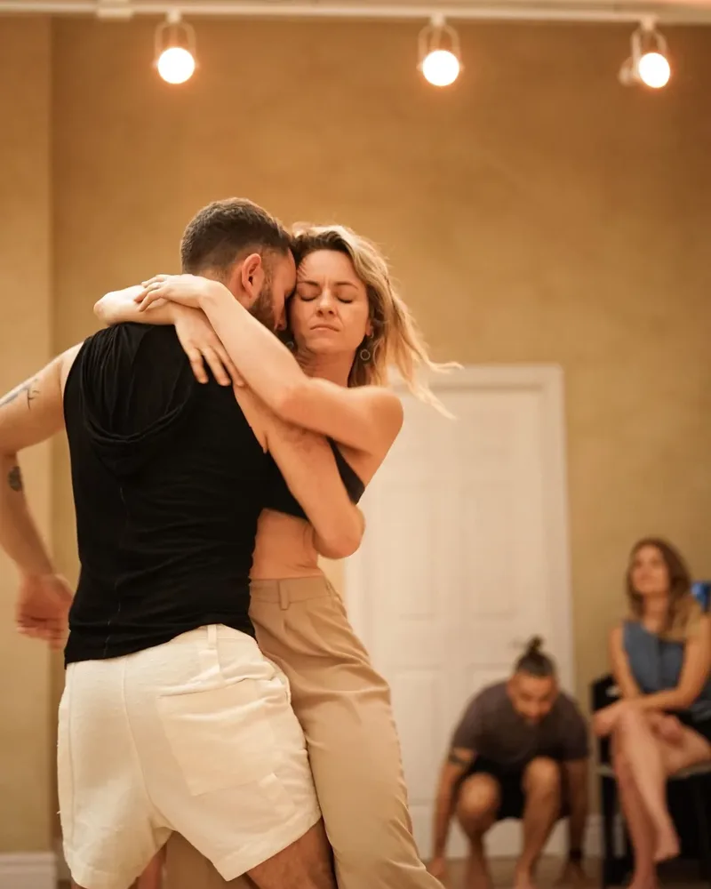 Hisham et Catherine qui danse